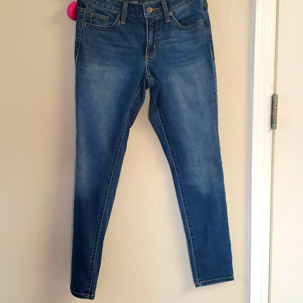 Cute Universal Threads Jeans